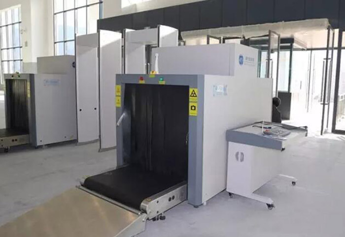 全國、省市政協(xié)委員體驗蘭渝鐵路、視察階州廣場