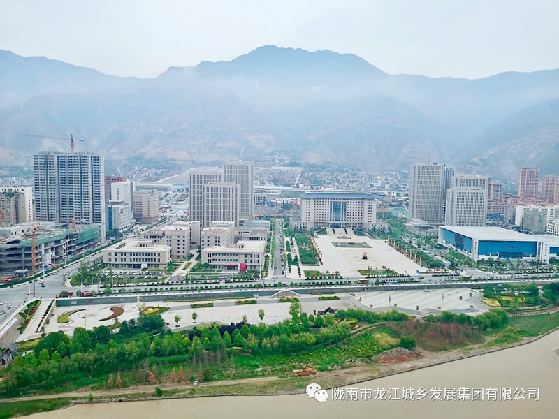 匠心傾注、喜封金頂——龍江?雙子座商住小區(qū)主體順利封頂