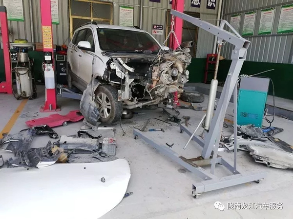 金錘鈑金，銀槍噴漆！龍江汽修值得信賴！