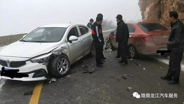 金錘鈑金，銀槍噴漆！龍江汽修值得信賴！