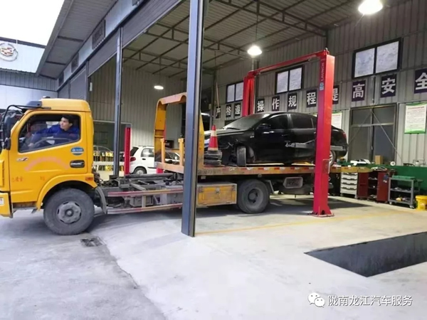 金錘鈑金，銀槍噴漆！龍江汽修值得信賴！